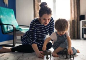 Kerjasama Dengan Pengasuh Anak