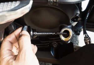 Resiko Terlambat Ganti Oli Motor