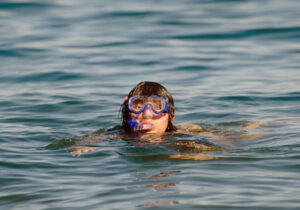 snorkeling seru di pantai nusa dua bali