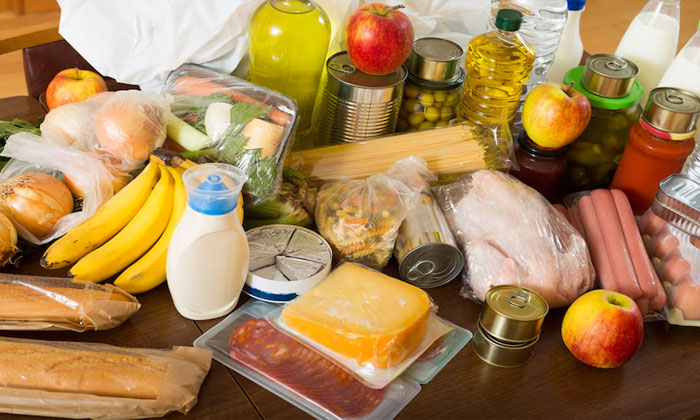 stok bahan makanan mingguan di rumah